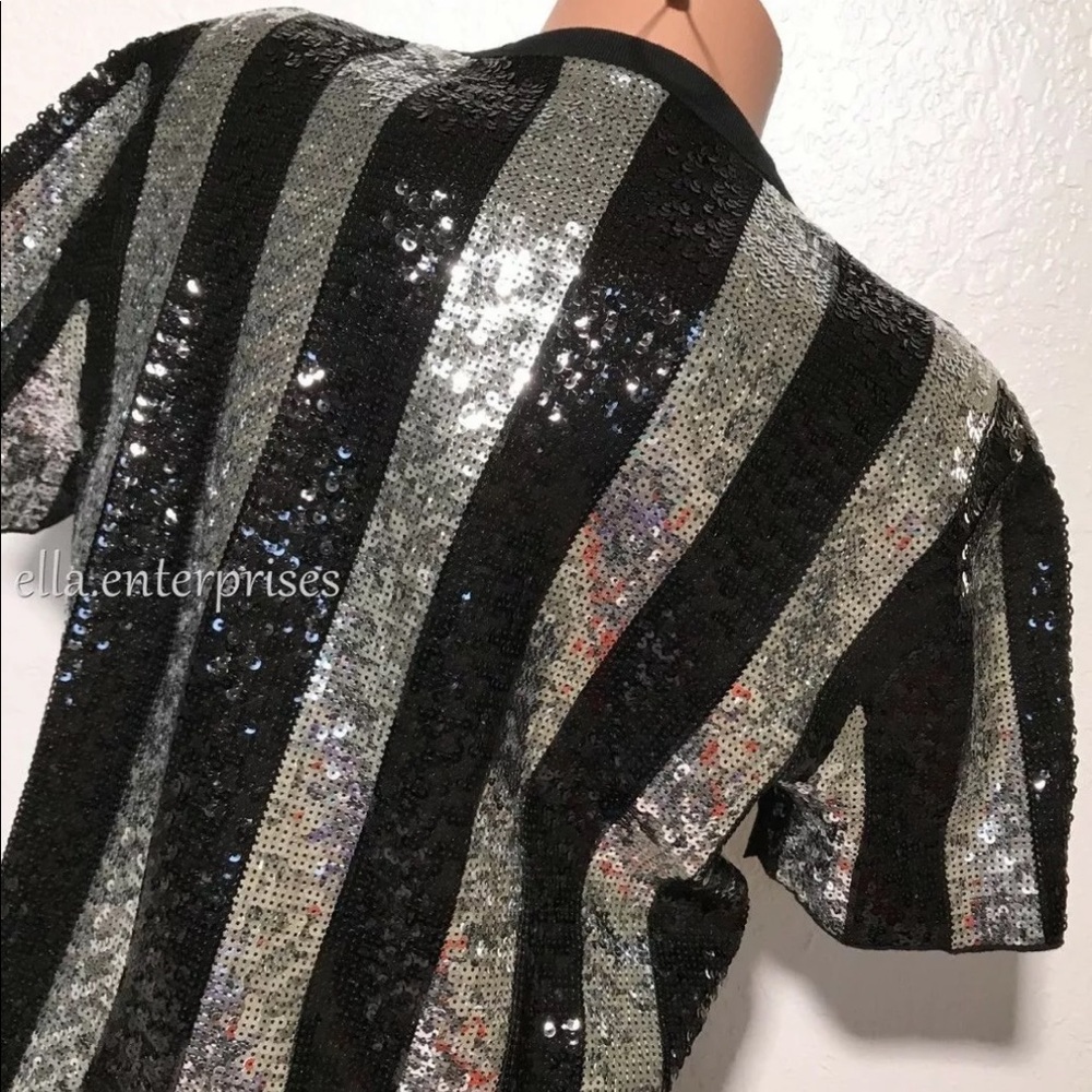 VS Pink Fashion Show 2018 Bling Choker Campus Tee - Picture 5 of 7